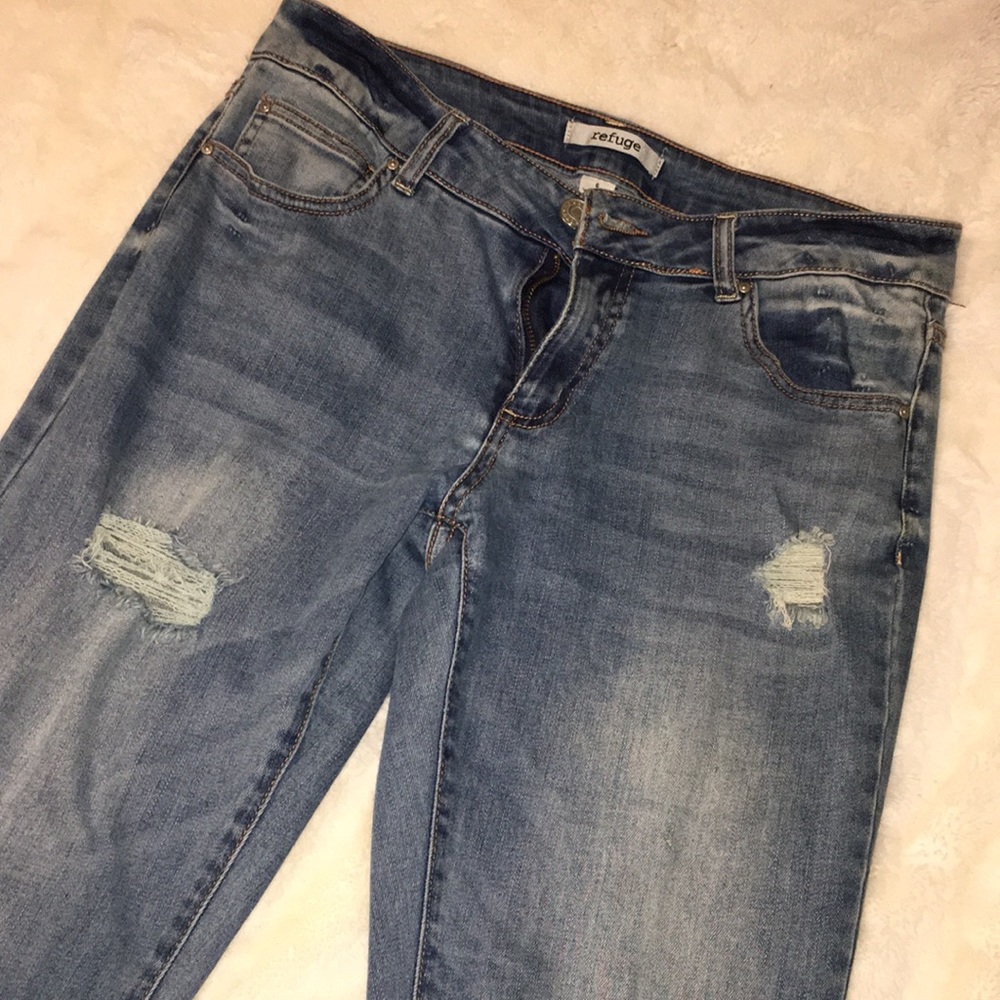 Refuge Ripped Jeans